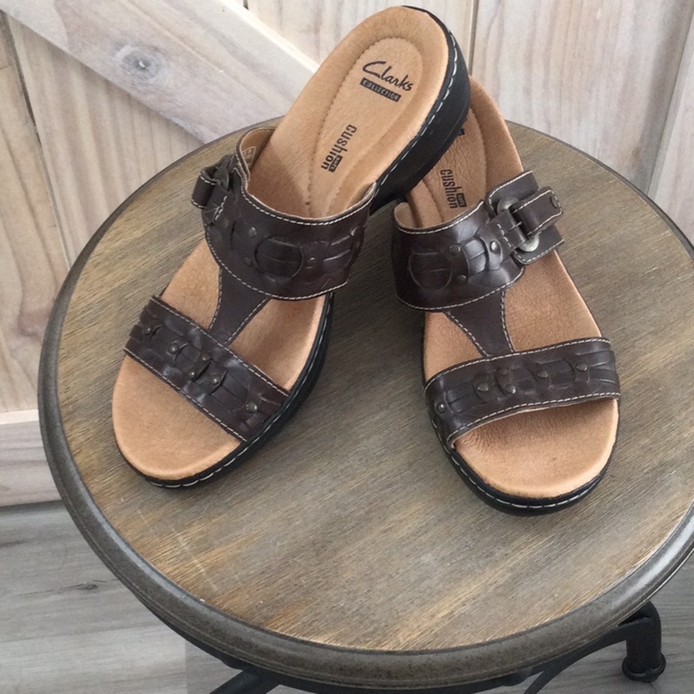Clarks sandals new size 8 1/2 M